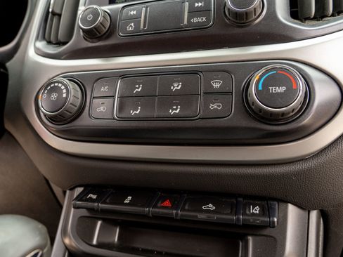 Used 2022 Chevrolet Colorado LT w/ Fleet Safety Package image 19