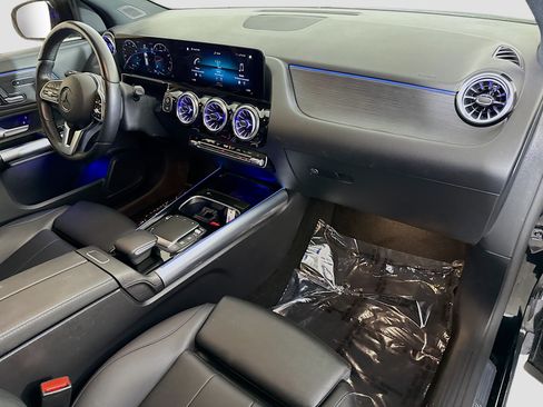 Used 2023 Mercedes-Benz GLA 250 4MATIC w/ Premium Package image 30