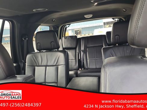 Used 2011 Lincoln Navigator Sport Utility 4D image 13