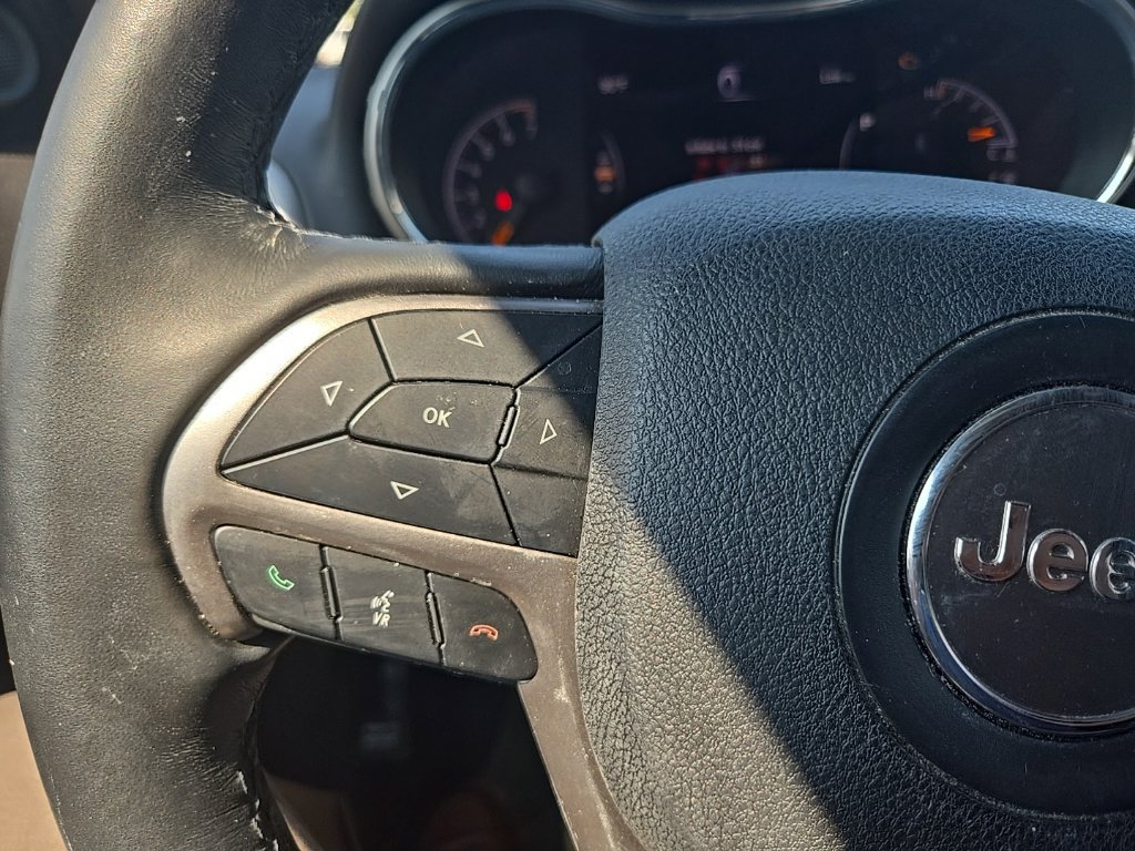 Used 2018 Jeep Grand Cherokee Laredo RWD image 11