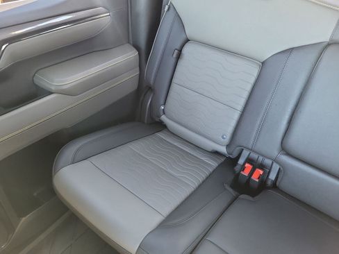 Used 2023 Chevrolet Silverado 1500 ZR2 w/ Technology Package image 12