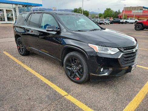 Used 2020 Chevrolet Traverse Premier w/ Redline Edition AWD/4WD image 3