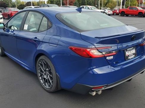 New 2025 Toyota Camry SE image 4