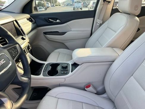 Used 2023 GMC Acadia Denali w/ Denali Ultimate Package FWD image 9