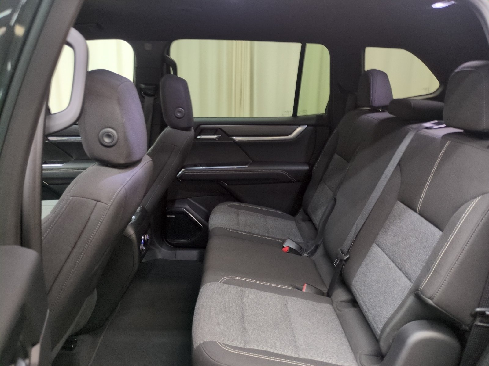 Used 2025 GMC Acadia Elevation AWD/4WD image 22