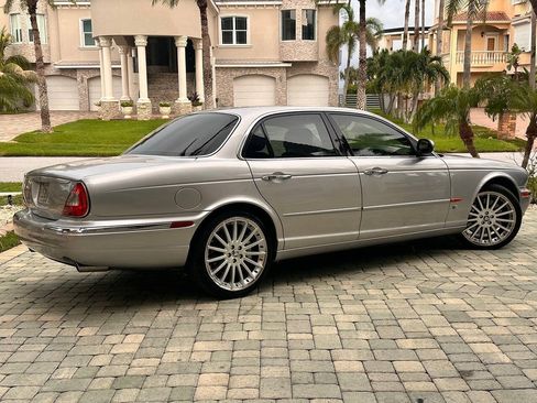 Used 2004 Jaguar XJ8 RWD image 5