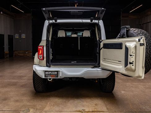 Used 2026 Ford Bronco Heritage Edition AWD/4WD image 3