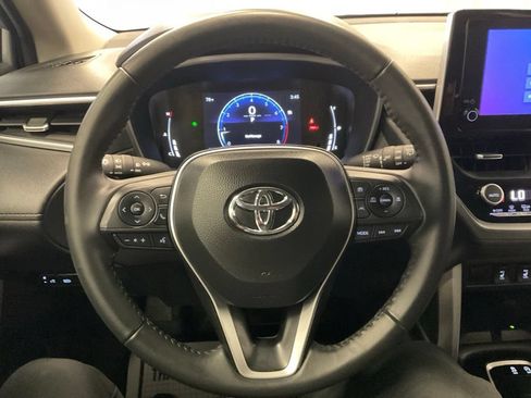 Used 2025 Toyota Corolla Cross XLE AWD/4WD image 18