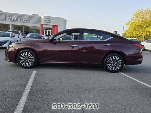 Certified 2025 Nissan Altima 2.5 SV FWD image 2