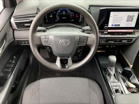 Used 2026 Toyota Camry LE image 6
