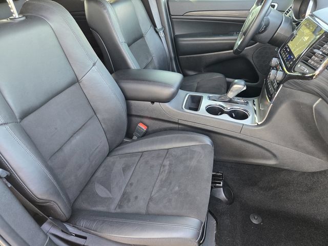 Certified 2021 Jeep Grand Cherokee Laredo X AWD/4WD image 17