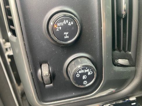 Used 2018 Chevrolet Silverado 1500 LT w/ All Star Edition image 42