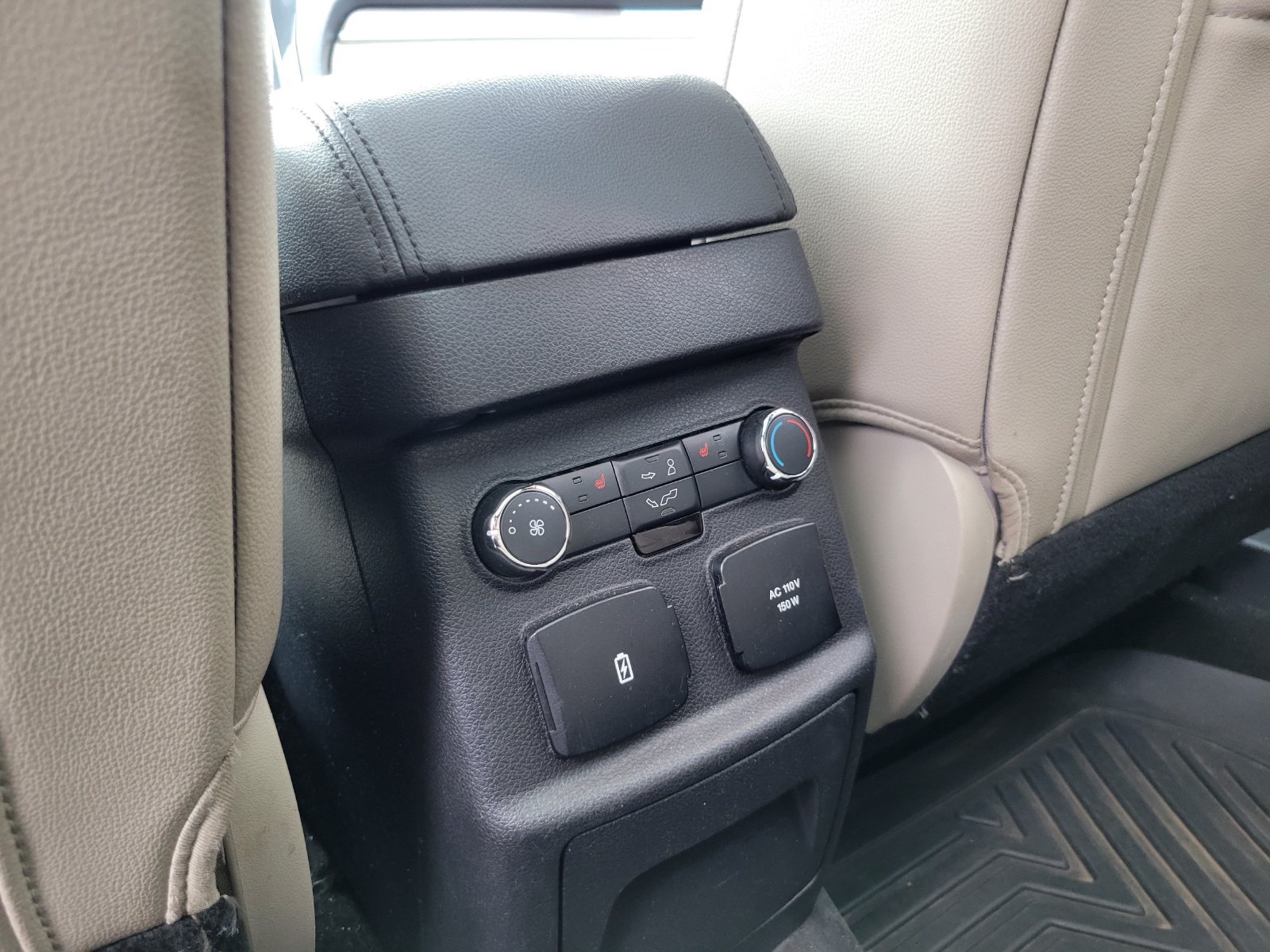 Used 2018 Ford Explorer Limited w/ Equipment Group 301A AWD/4WD image 29