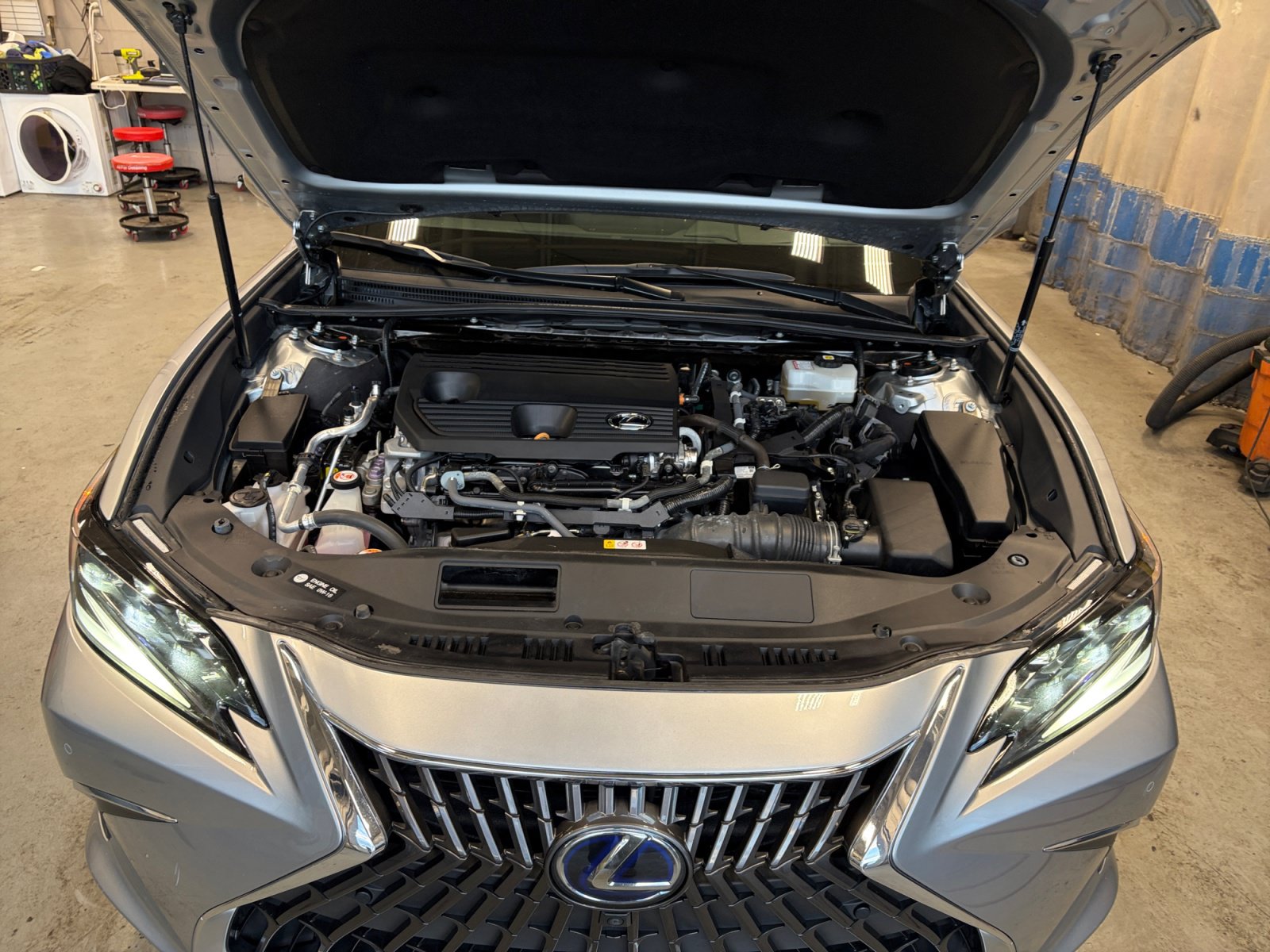 Used 2022 Lexus ES 300h w/ Accessory Package FWD image 21