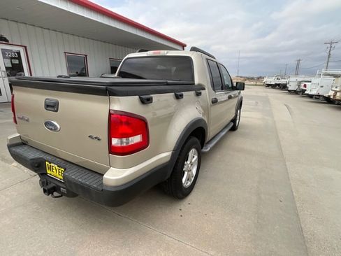 Used 2007 Ford Explorer Sport Trac XLT image 8