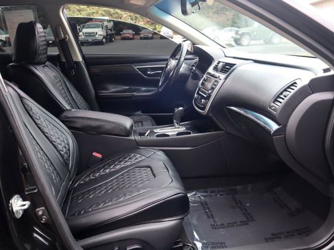Used 2018 Nissan Altima 2.5 SL FWD image 38