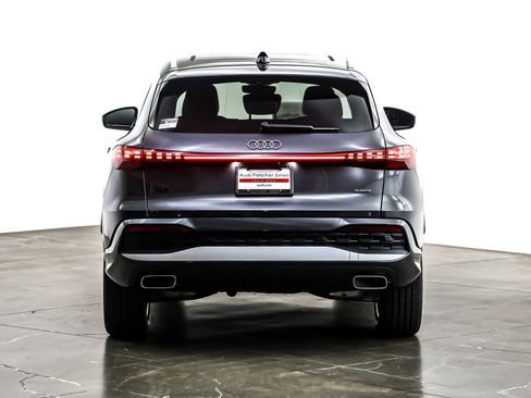 New 2025 Audi Q5 Premium image 3