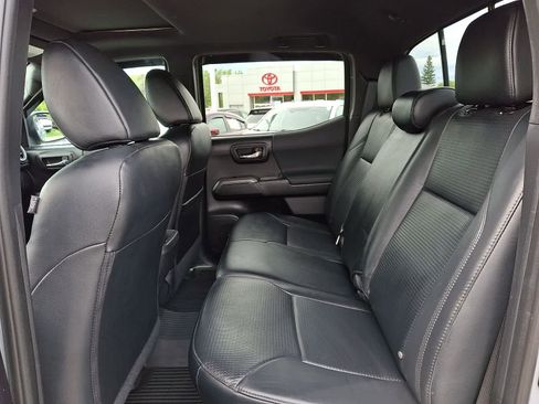 Certified 2020 Toyota Tacoma TRD Sport w/ TRD Premium Sport Package AWD/4WD image 13