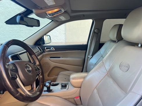 Used 2014 Jeep Grand Cherokee Overland w/ Advanced Technology Group image 9