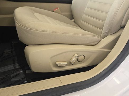 Used 2014 Ford Fusion SE FWD image 20