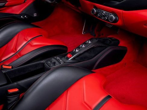 Used 2019 Ferrari 488 Spider image 50