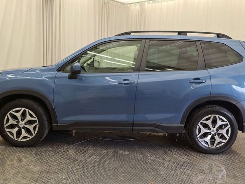 Used 2020 Subaru Forester Premium image 8
