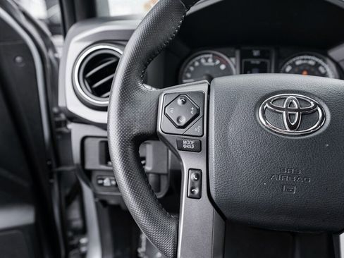 Used 2019 Toyota Tacoma TRD Off-Road image 24