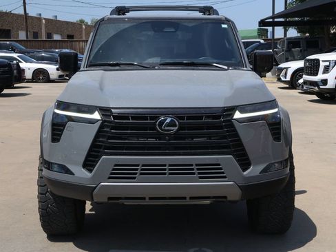 Used 2025 Lexus GX 550 AWD/4WD image 2