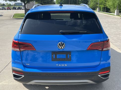 Certified 2023 Volkswagen Taos SE w/ Panoramic Sunroof Package FWD image 9