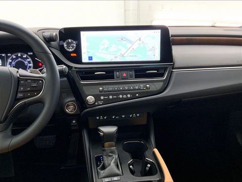 Used 2025 Lexus ES 300h F Sport w/ Technology Package FWD image 15