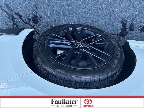 Certified 2025 Toyota Camry Hybrid image 18