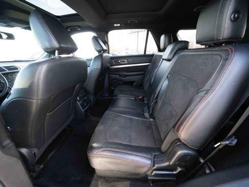 Used 2018 Ford Explorer XLT w/ Equipment Group 202A image 23