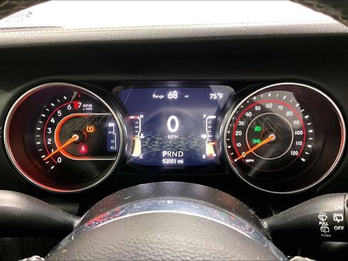 Used 2020 Jeep Wrangler Unlimited Sahara w/ Uconnect 4C Nav & Sound Group AWD/4WD image 27