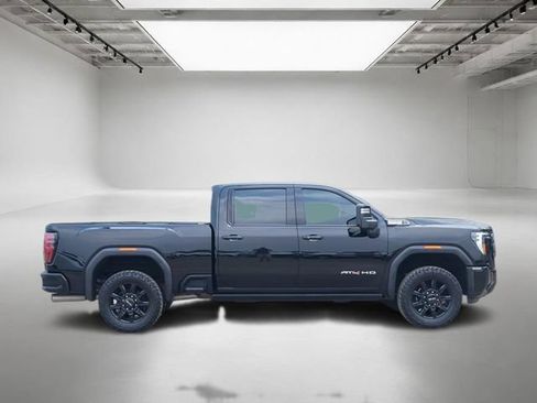 Used 2024 GMC Sierra 2500 AT4 w/ AT4 Premium Plus Package AWD/4WD image 7