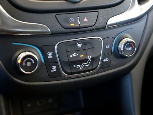 Used 2022 Chevrolet Equinox LT FWD image 24