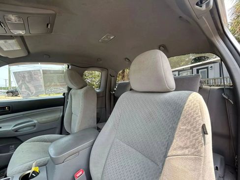 Used 2011 Toyota Tacoma PreRunner image 21