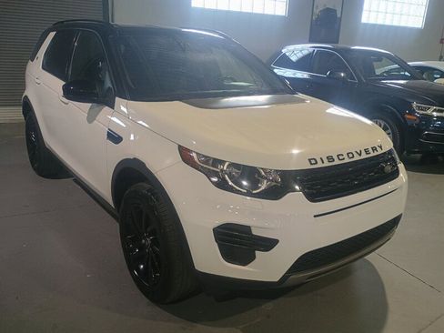 Used 2019 Land Rover Discovery Sport SE image 7