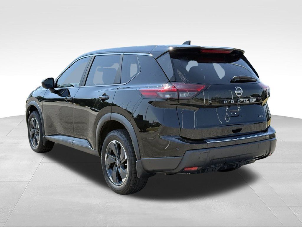 Used 2025 Nissan Rogue SV AWD/4WD image 3