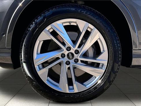 Used 2023 Audi Q7 3.0T Premium Plus AWD/4WD image 9