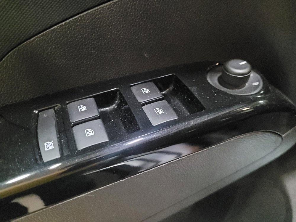 Used 2017 Chevrolet Sonic LT FWD image 27