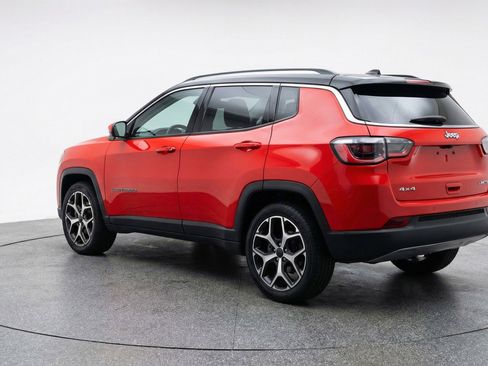 Used 2025 Jeep Compass Limited image 6