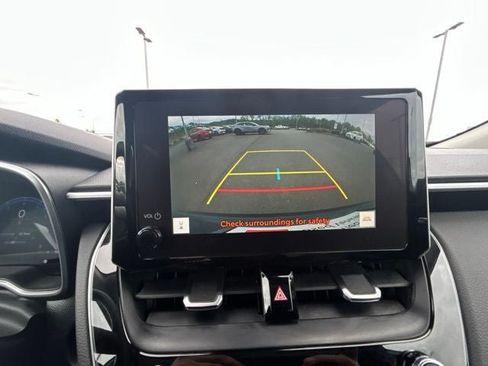 Used 2025 Toyota Corolla Cross XLE FWD image 26
