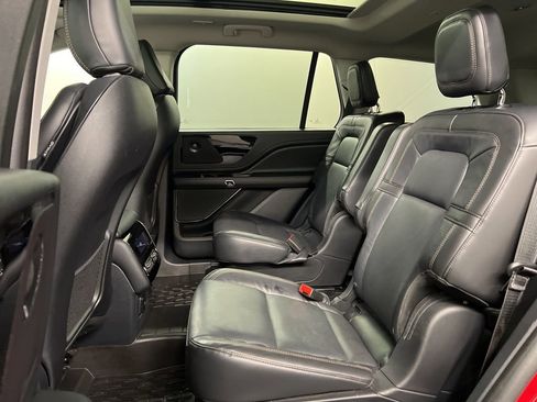Certified 2025 Lincoln Aviator Reserve w/ Illumination Package AWD/4WD image 33