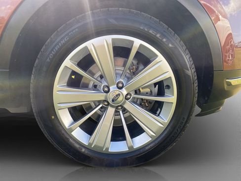 Used 2018 Ford Explorer Limited w/ Equipment Group 301A AWD/4WD image 43