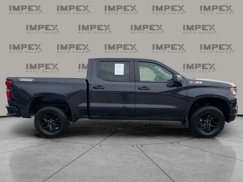 Used 2024 Chevrolet Silverado 1500 LT Trail Boss w/ Convenience Package II image 6