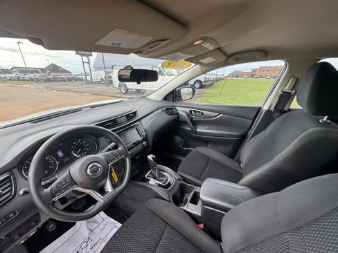 Used 2019 Nissan Rogue Sport S image 19