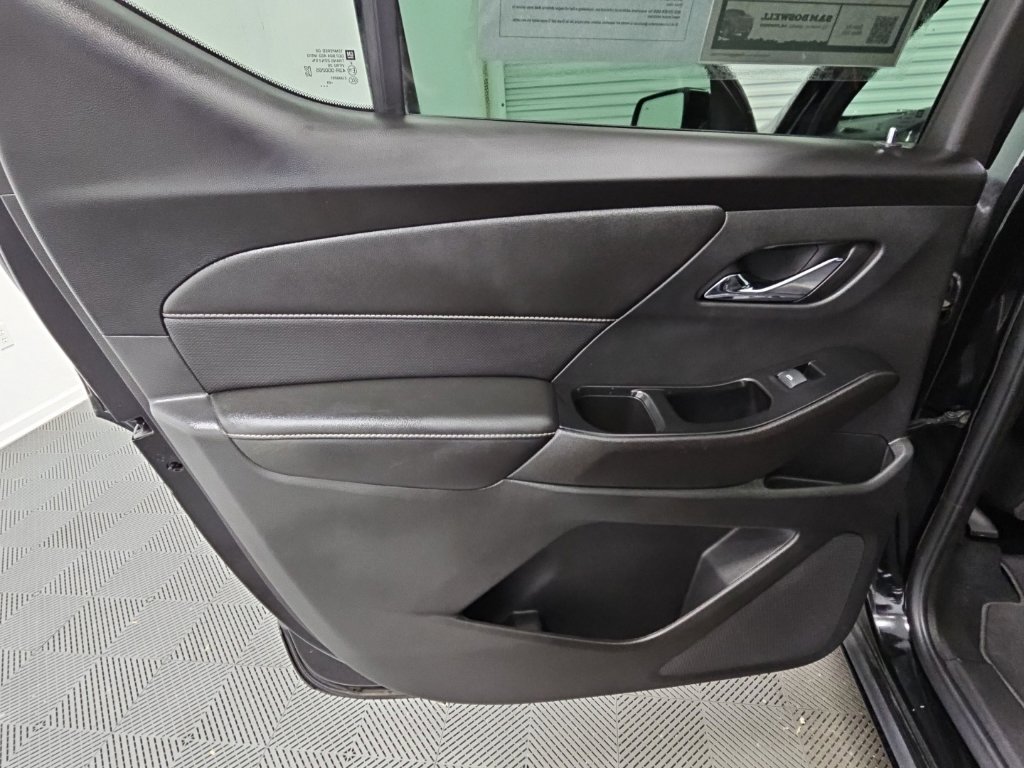 Used 2023 Chevrolet Traverse Premier FWD image 38