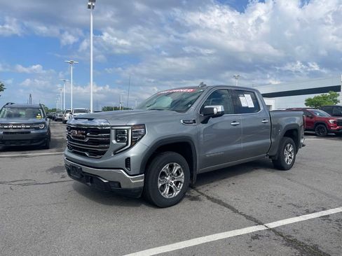 Used 2025 GMC Sierra 1500 SLT RWD image 3