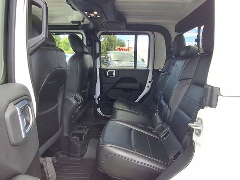 Used 2022 Jeep Gladiator Overland w/ Popular Equipment Package AWD/4WD image 26