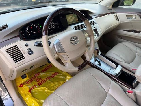 Used 2010 Toyota Avalon Limited FWD image 10